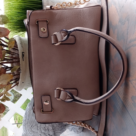 MICHAEL KORS HAMILTON ZIP CLOSER SATCHEL - Picture 3 of 11